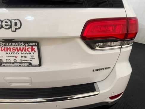 Used 2018 Jeep Grand Cherokee Limited image 18