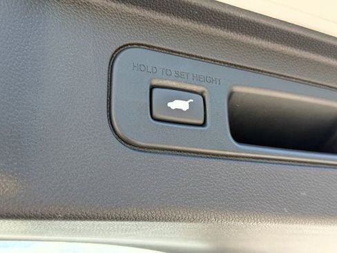 Used 2024 Honda Pilot Touring image 16