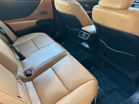 Used 2023 Lexus ES 350 w/ Premium Package image 18