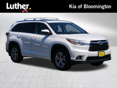 Used 2015 Toyota Highlander XLE AWD/4WD image 1