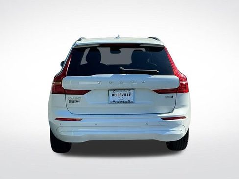 Used 2022 Volvo XC60 B5 Momentum AWD/4WD image 4