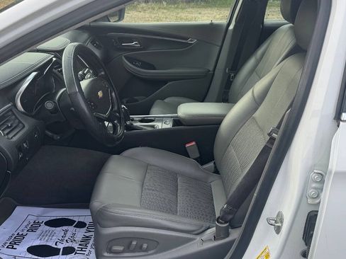 Used 2017 Chevrolet Impala LT FWD image 14
