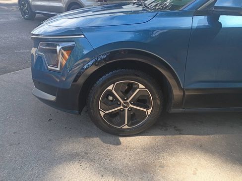 Used 2023 Kia Niro FWD image 8