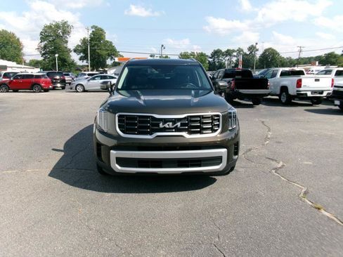 Used 2025 Kia Telluride S FWD image 3