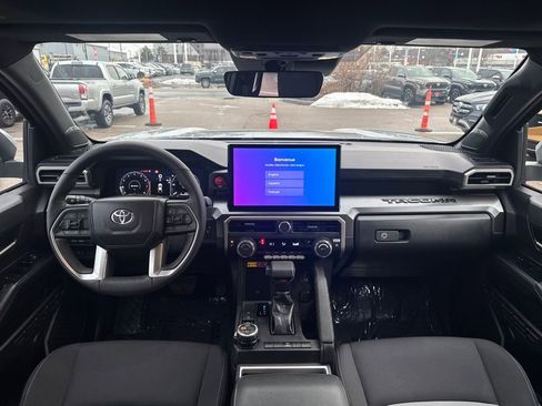 Used 2025 Toyota Tacoma TRD Off-Road image 11