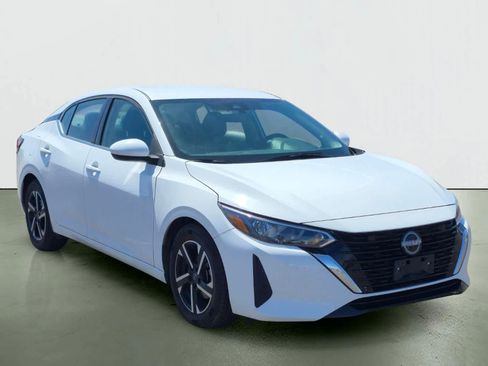 Used 2024 Nissan Sentra SV image 9