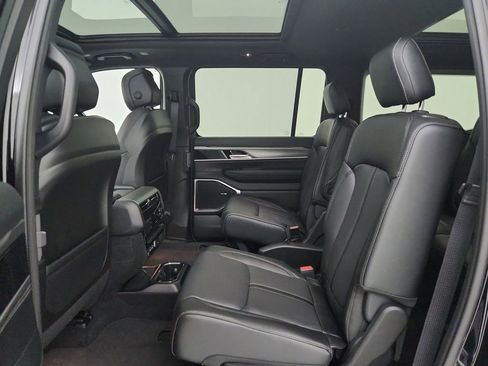 New 2025 Jeep Wagoneer Series II w/ Premium Group I image 32