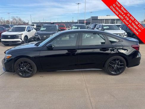 Used 2025 Honda Civic Sport image 2