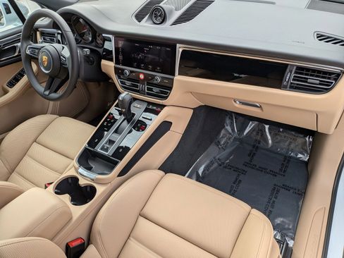 New 2026 Porsche Macan image 27