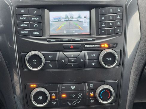 Used 2018 Ford Explorer XLT AWD/4WD image 21