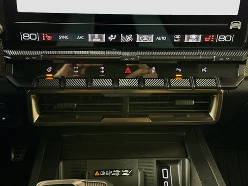 Used 2024 GMC Hummer EV 2X w/ Extreme Off-Road Package image 16