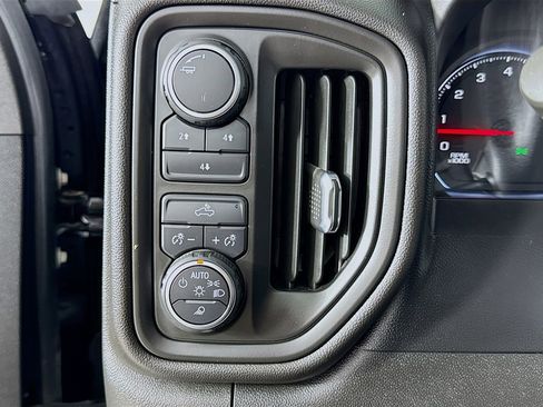 Used 2021 Chevrolet Silverado 2500 Custom w/ Custom Value Package AWD/4WD image 14