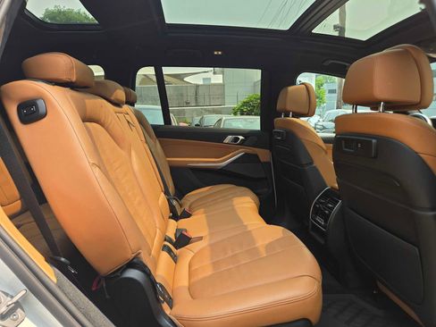 Used 2021 BMW X7 M50i AWD/4WD image 12