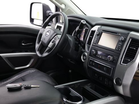 Used 2016 Nissan Titan SL RWD image 41