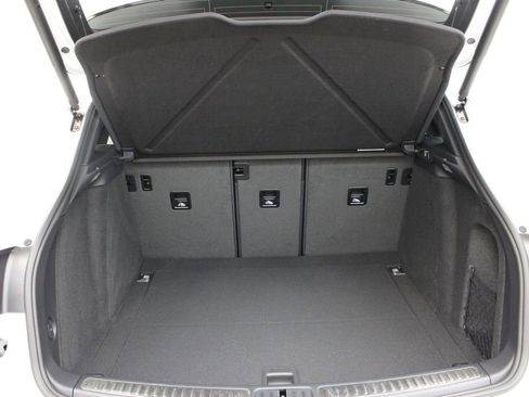 New 2026 Porsche Macan image 25