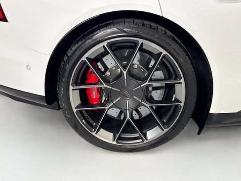 Certified 2025 Audi RS e-tron GT performance w/ Dynamic Plus Package AWD/4WD image 32