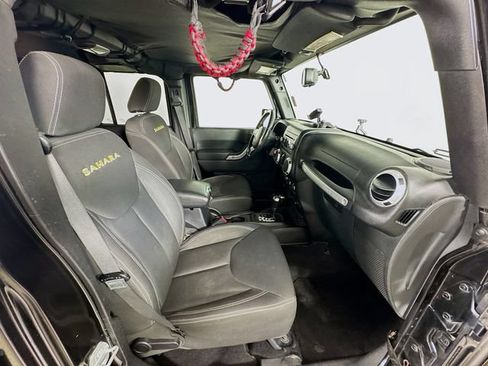 Used 2015 Jeep Wrangler Unlimited Sahara w/ Max Tow Package AWD/4WD image 26
