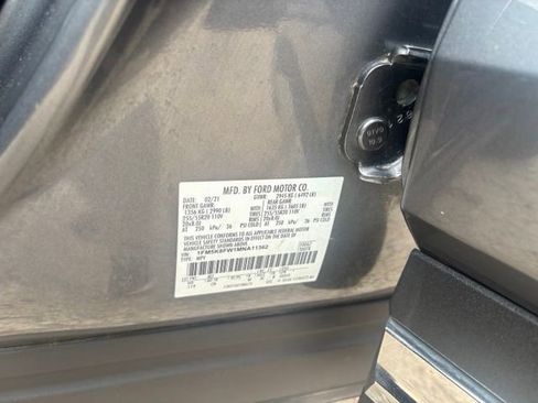 Used 2021 Ford Explorer Limited w/ Hybrid Equipment Group 310A AWD/4WD image 27