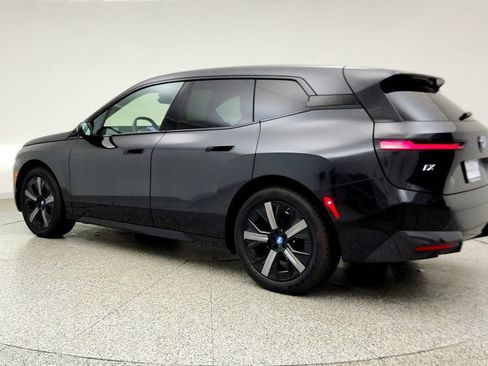 Used 2025 BMW iX xDrive50 AWD/4WD image 7