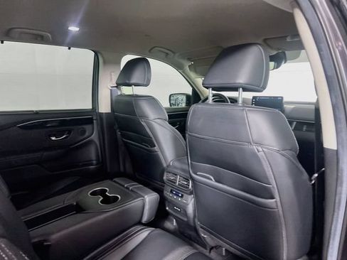 Certified 2025 Honda Pilot EX-L image 9