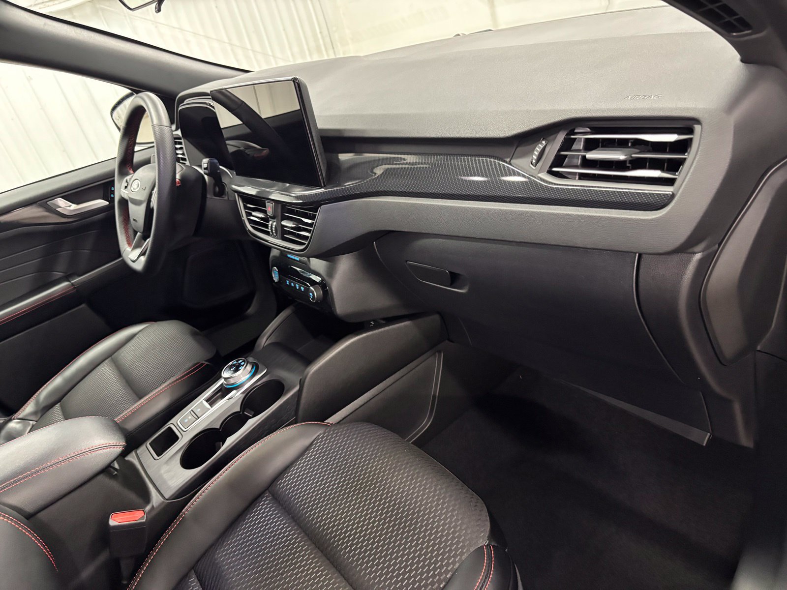 Used 2024 Ford Escape ST-Line w/ Tech Pack #1 FWD image 16