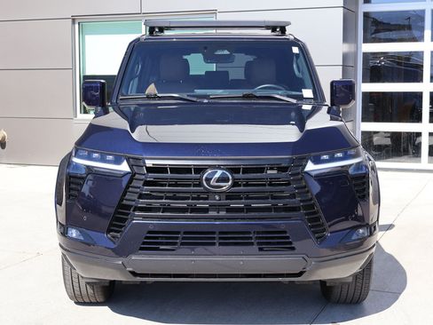 Used 2024 Lexus GX 550 w/ Accessory Package (31) AWD/4WD image 2