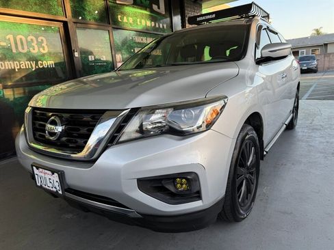 Used 2017 Nissan Pathfinder S image 3