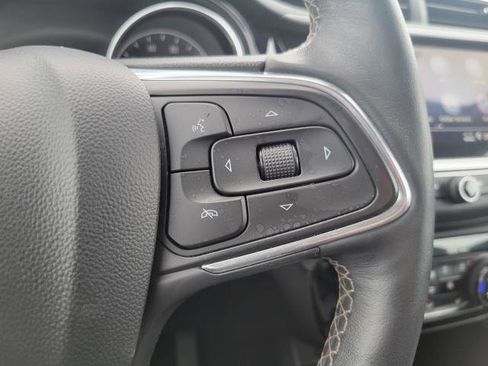 Used 2023 Buick Encore GX Essence w/ Experience Buick Package image 14