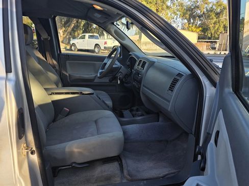 Used 2006 Dodge Dakota ST w/ Sport Appearance Group image 16