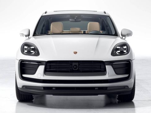 New 2026 Porsche Macan image 8