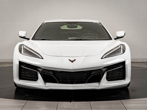 Used 2023 Chevrolet Corvette Z06 image 2