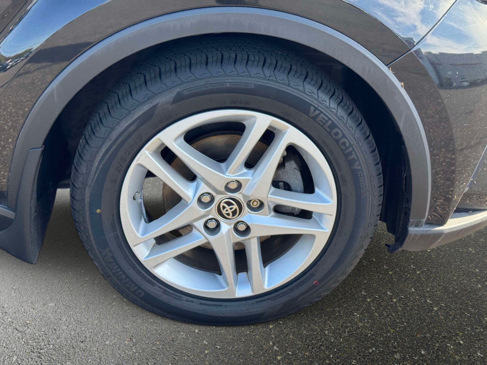Certified 2021 Toyota C-HR LE FWD image 9