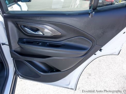 Used 2024 GMC Terrain SLE w/ Driver Convenience Package image 21