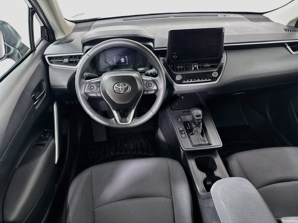 Used 2026 Toyota Corolla Cross LE FWD image 22