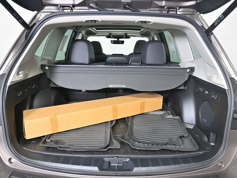 Used 2023 Subaru Forester Limited image 16