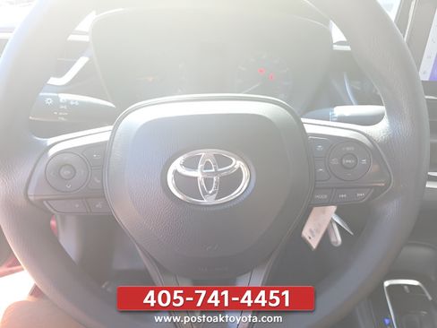 Used 2025 Toyota Corolla LE FWD image 19
