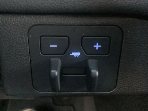 Used 2024 Toyota Tundra Limited image 12