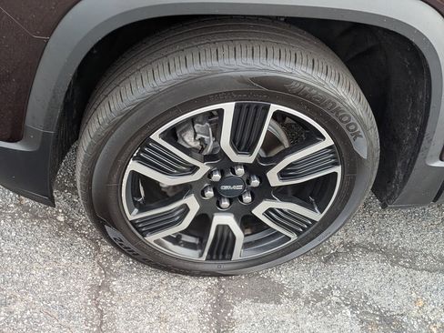 Certified 2021 GMC Acadia SLE w/ Driver Convenience Package image 12