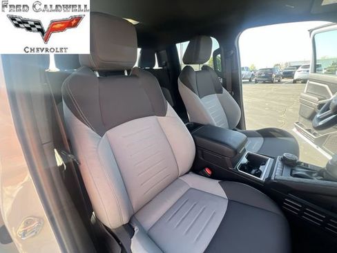 Used 2025 Toyota Tacoma TRD Off-Road image 33
