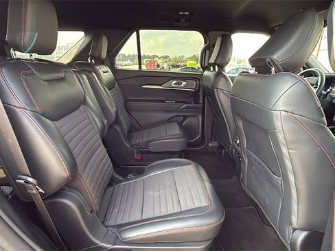 Used 2025 Ford Explorer ST-Line image 29