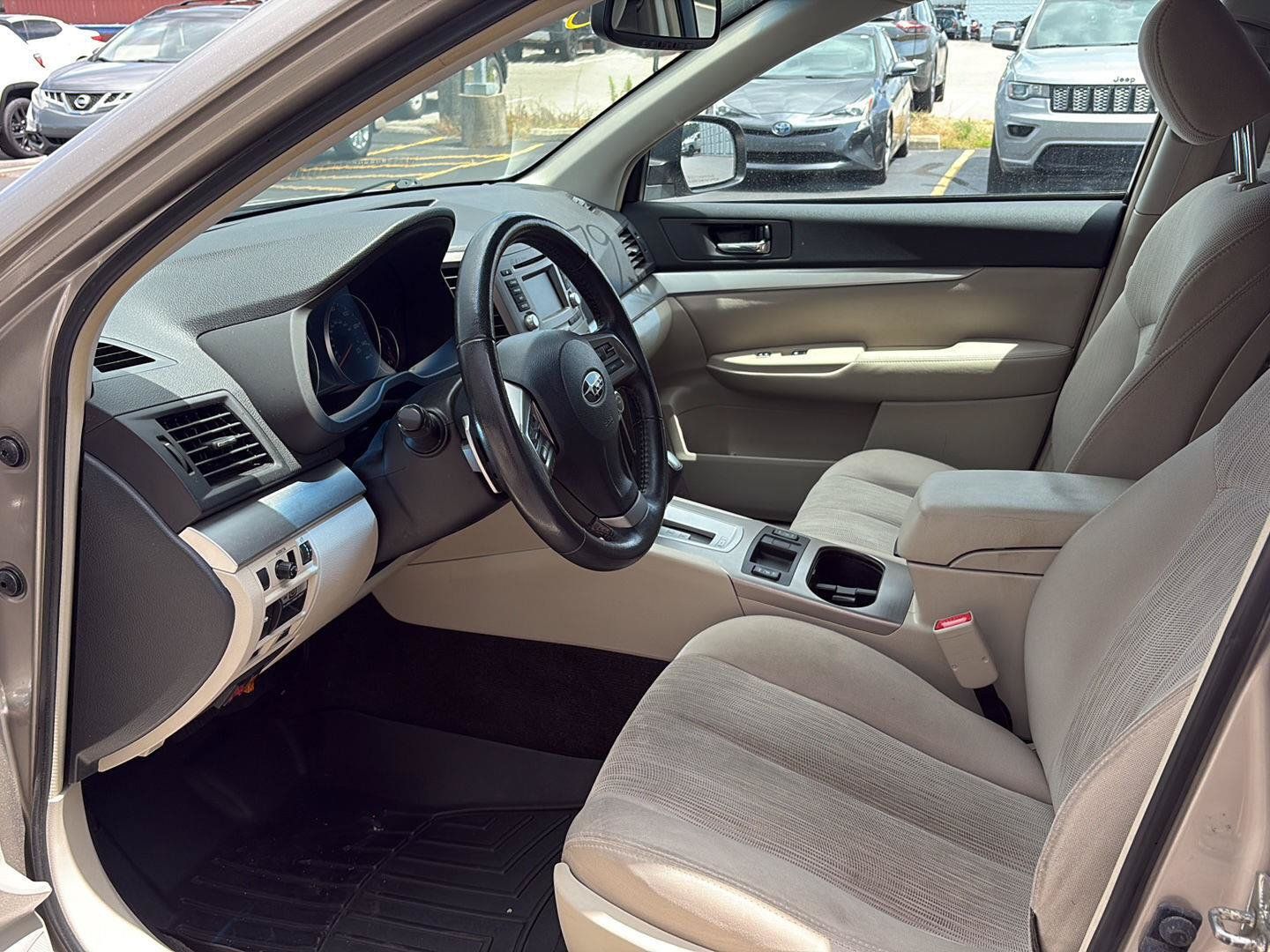 Used 2014 Subaru Outback 2.5i Premium w/ Moonroof Package AWD/4WD image 5