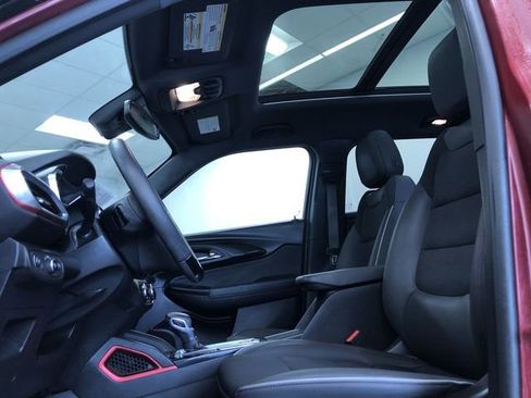 Used 2023 Chevrolet TrailBlazer RS w/ Sun and Liftgate Package image 11