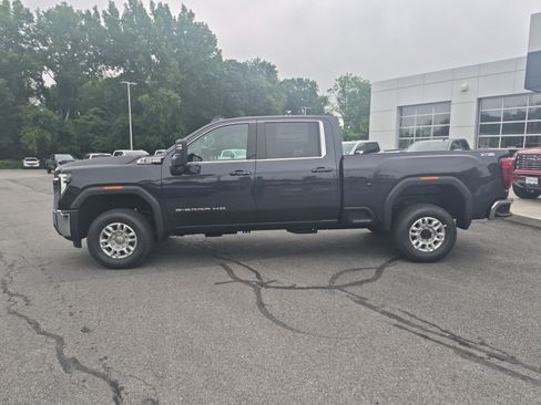 Used 2026 GMC Sierra 2500 SLE w/ SLE Value Package; AWD/4WD image 2