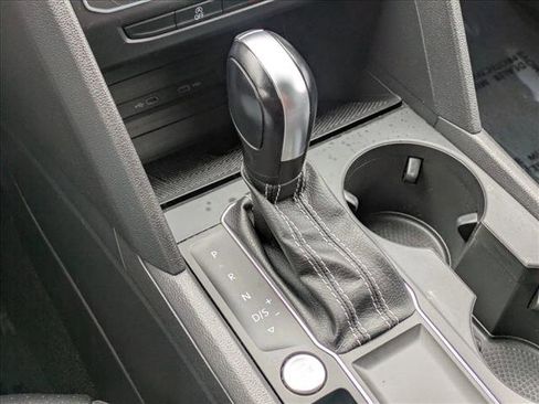 Certified 2021 Volkswagen Atlas Cross Sport SE image 21