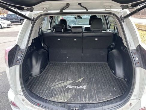 Used 2016 Toyota RAV4 Limited image 10