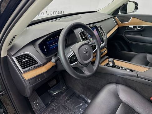 Used 2023 Volvo XC90 B6 Core w/ Climate Package image 10