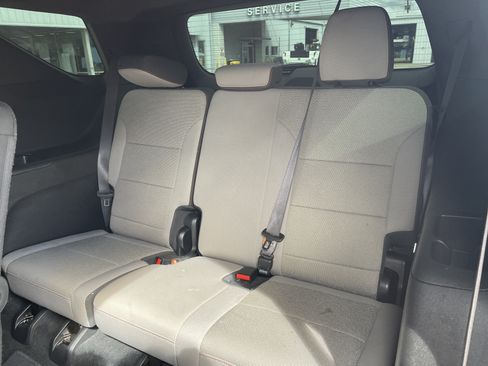 Used 2024 Chevrolet Traverse LT w/ Trailering Package FWD image 40