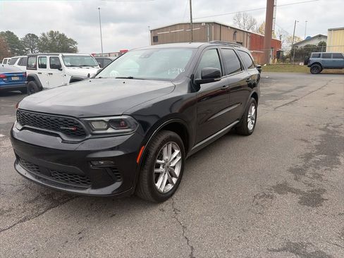 Used 2023 Dodge Durango GT image 3