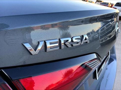 Used 2022 Nissan Versa SV w/ Electronics Package image 31