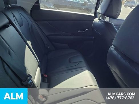 Used 2024 Hyundai Elantra Limited image 15